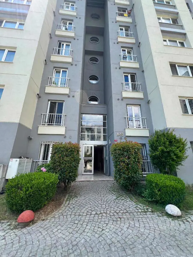 SEFAKÖY KİPTAŞ EVLERİNDE PEYZAJ MANZARALI BAKIMLI 2+1 SATILIK