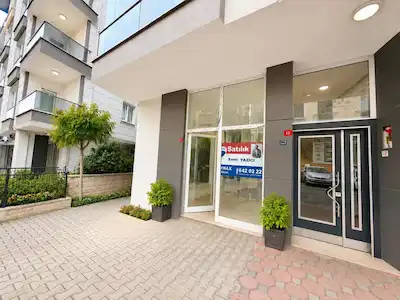 ÇEKMEKÖY TAŞDELEN’DE SIFIR, GÜNEY CEPHELİ TAPULU DÜKKAN | KREDİ & TAKAS UYGUN