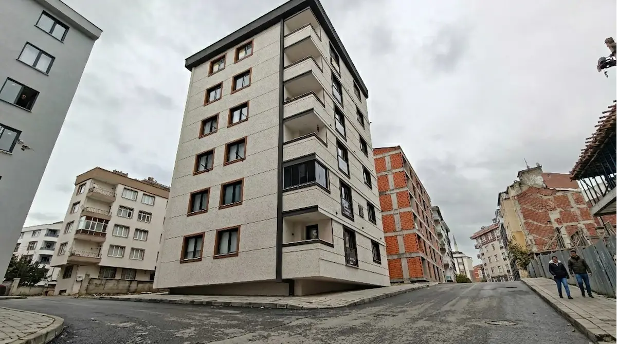 SOĞANLI METRO DIBINDE SIFIR BINADA FERAH 3+1 FIRSAT DAIRE   