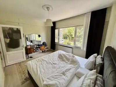 ÜSKÜDAR MERKEZ 2 + 1 MIMARI TASARIMLI ŞEHIR MANZARALI KIRALIK