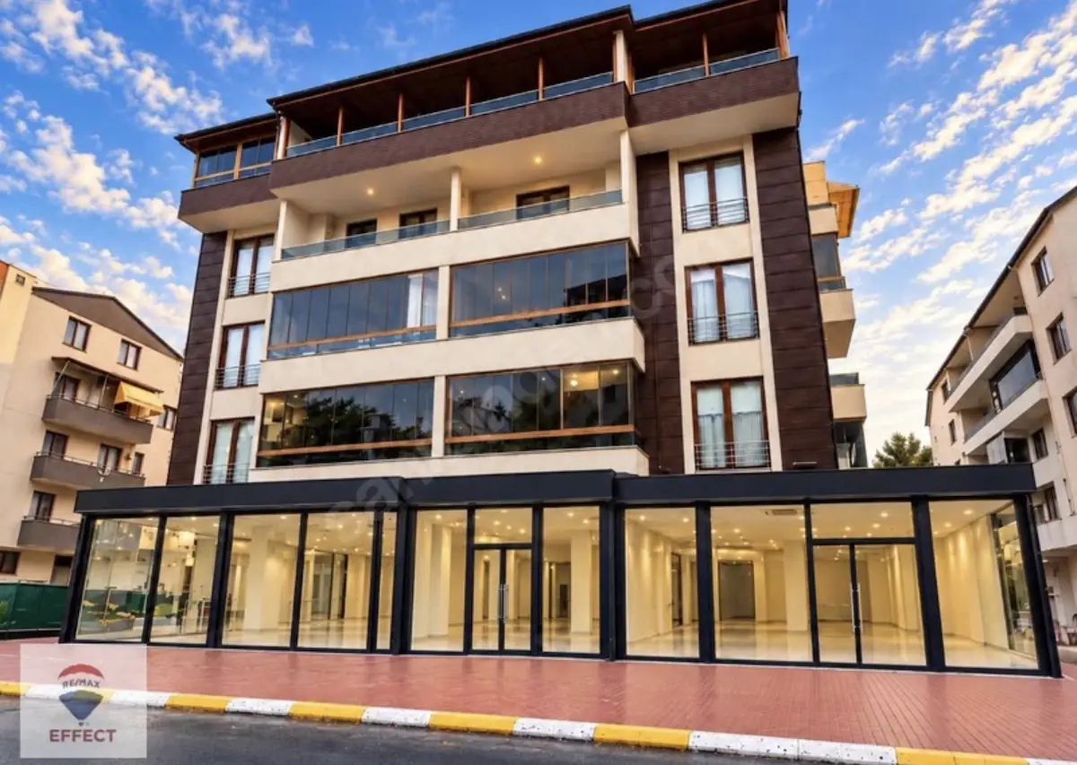 İZMİT BOĞAZOVA CADDESİ ÜZERİNDE 450 M² ÇİFT KATLI KİRALIK TİCARİ ALAN