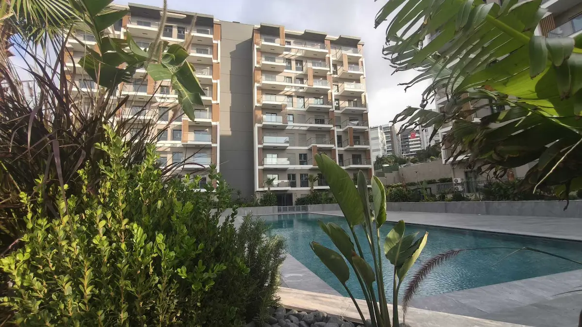 ULUKENT GÜLTEKİN PERA 2 SİTESİNDE FULL EŞYALI 1+1 KİRALIK DAİRE