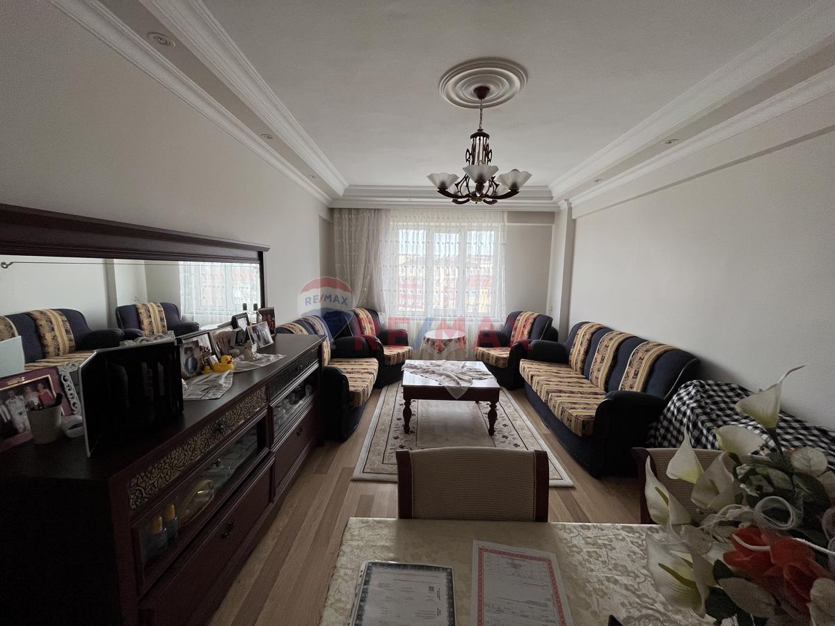 REMAXLANDTEN ÇORLU PERŞEMBE PAZARI SATILIK DAİRE 3+1 120M2