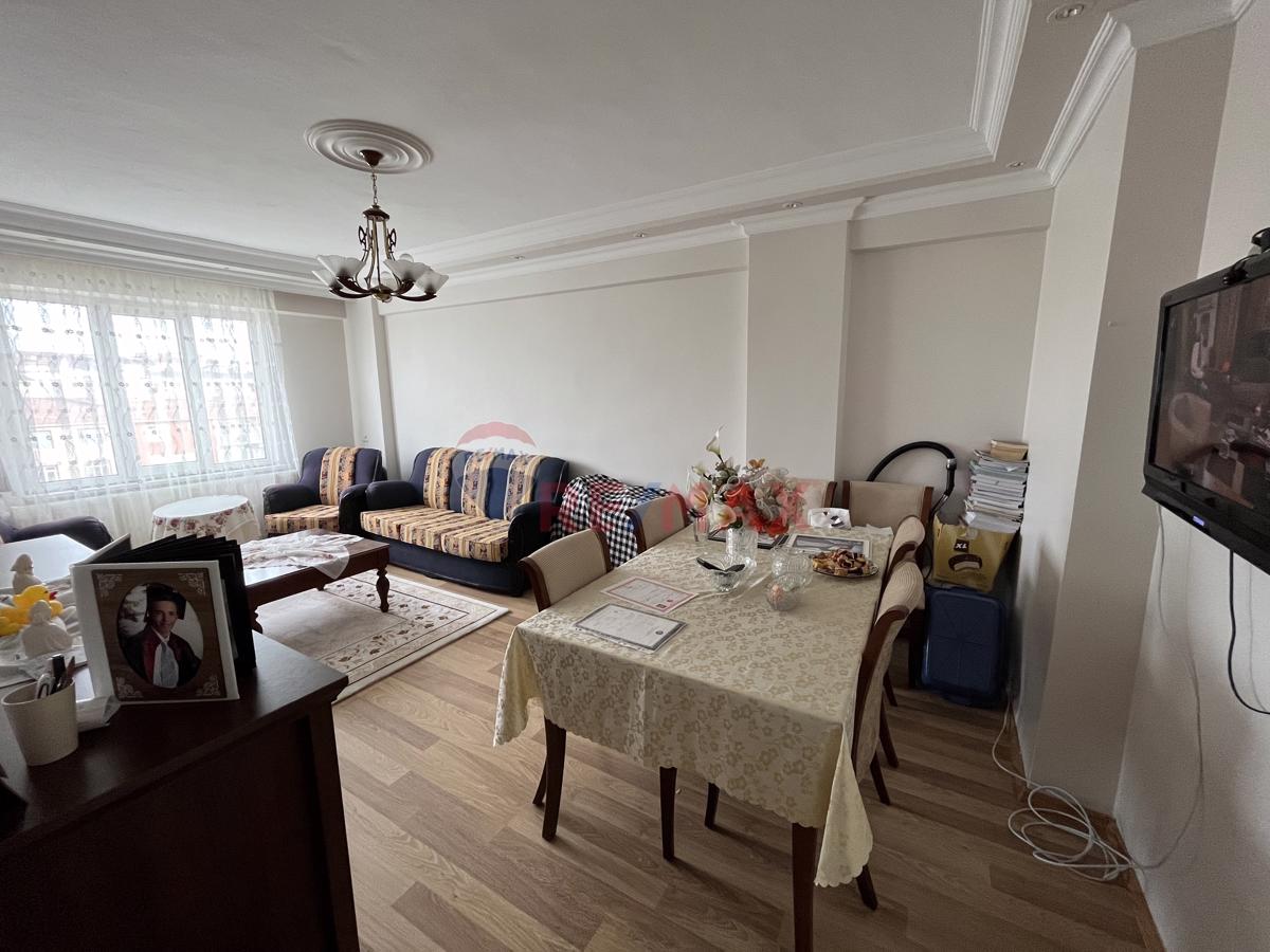 REMAXLANDTEN ÇORLU PERŞEMBE PAZARI SATILIK DAİRE 3+1 120M2