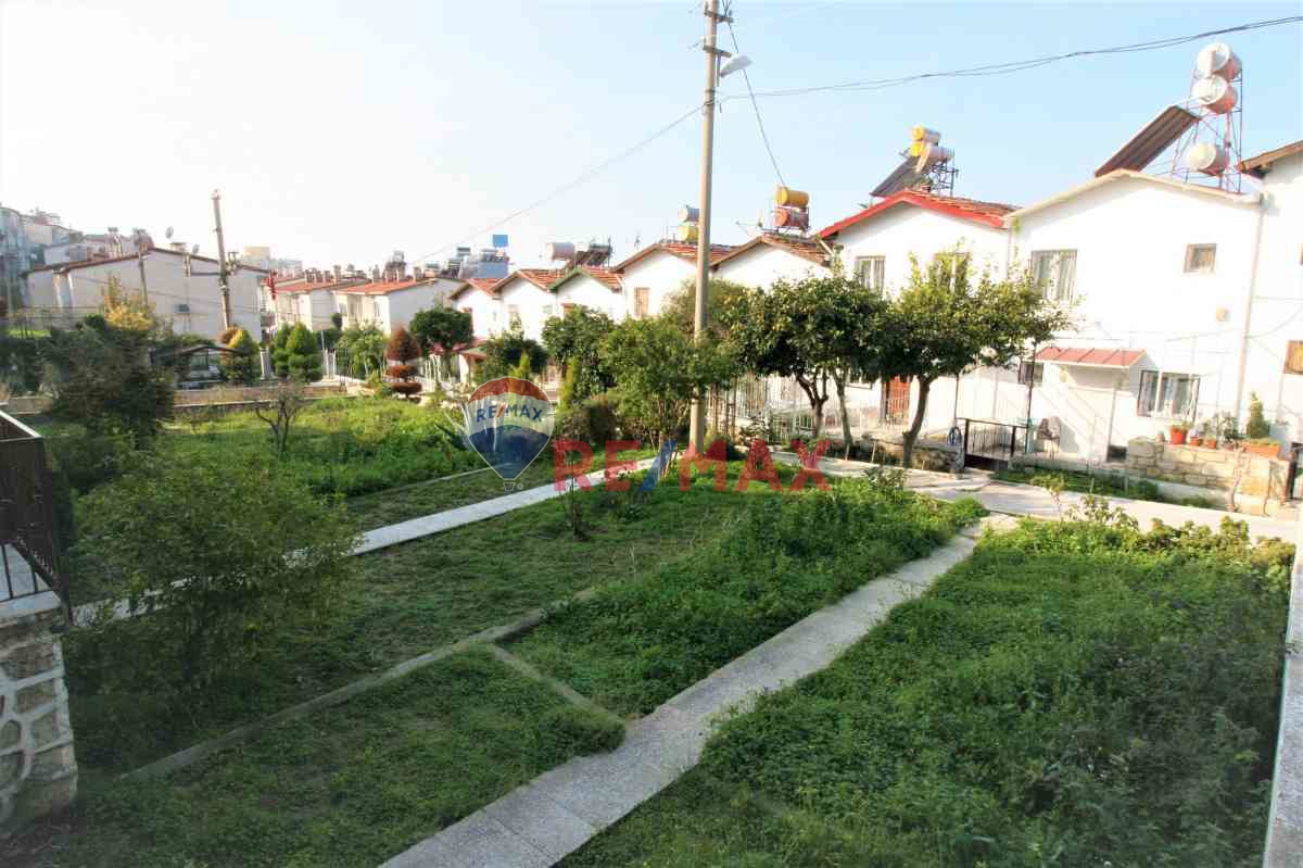 KUŞADASI KADINLAR DENIZINDE PLAJA 300M BÜYÜK BAHÇELİ YAZLIK