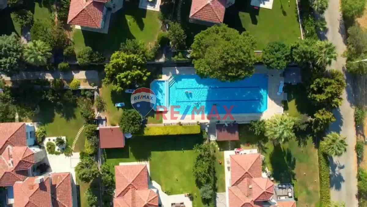 GÜZELBAHÇE TAŞ KULE VILLALARINDA ÖZEL TASARIM LÜKS VILLA,GENIŞ ARSA,MÜŞTEMILAT,HAVUZ, TAKAS