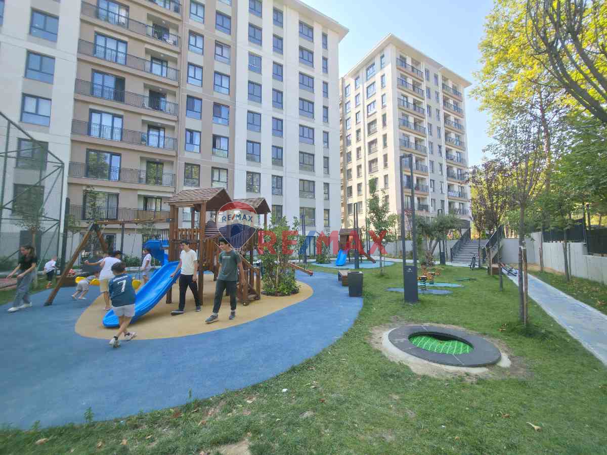 BEYLİKDÜZÜ KİPTAŞ KIRLANGIÇ EVLERİNDE SIFIR,ARA KAT,PEYZAJ CEPHE 2+1