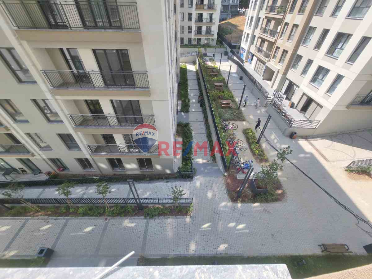 BEYLİKDÜZÜ KİPTAŞ KIRLANGIÇ EVLERİNDE SIFIR,ARA KAT,PEYZAJ CEPHE 2+1