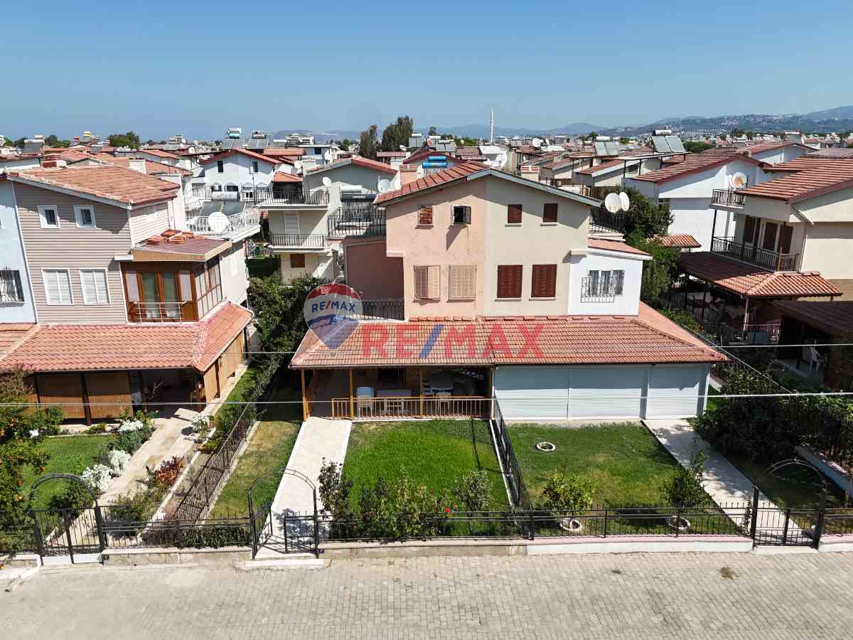 DAVUTLAR'DA, DENIZE ÇOK YAKIN, GENIŞ BAHÇELI, 3+1 TRIPLEKS YAZLIK