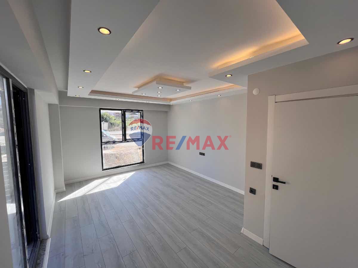 KARTEPE UZUNTARLA SIFIR GENİŞ 2+1 BAHÇE DUBLEX DAİRE