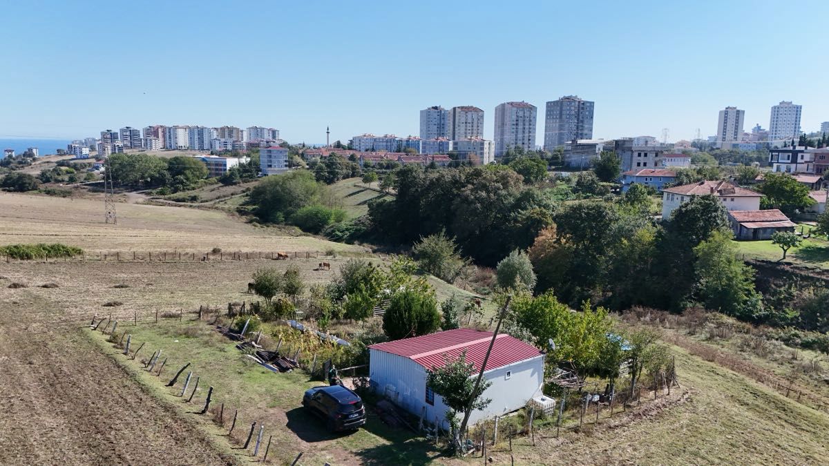 BAĞ EVİ VE MUHTEŞEM ARSASI