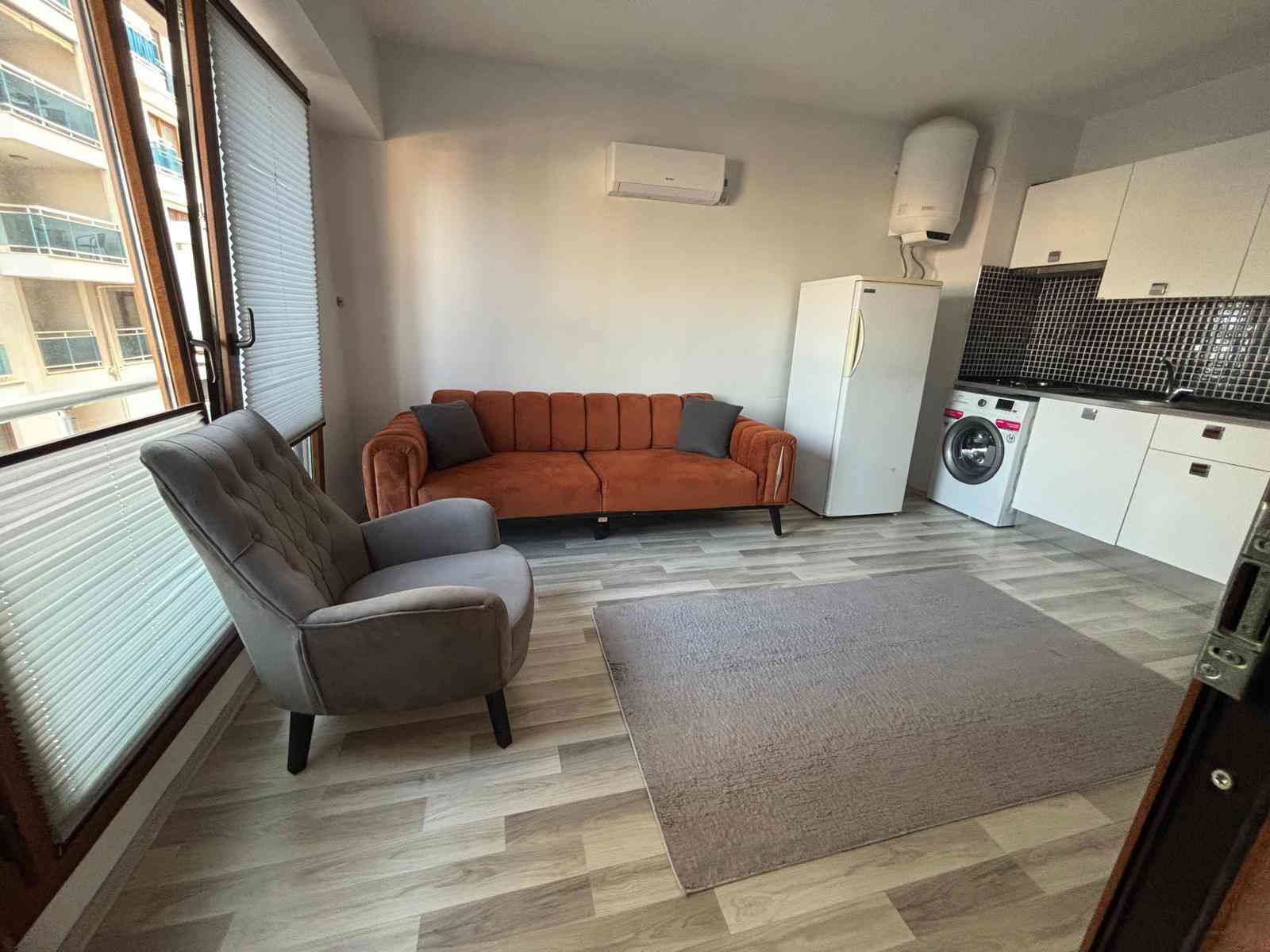 REMAX MODEL DEN ZEYTİNKÖY DE CİTY LİGHTS SİTESİNDE KİRALIK 1+1 EŞYALI APART