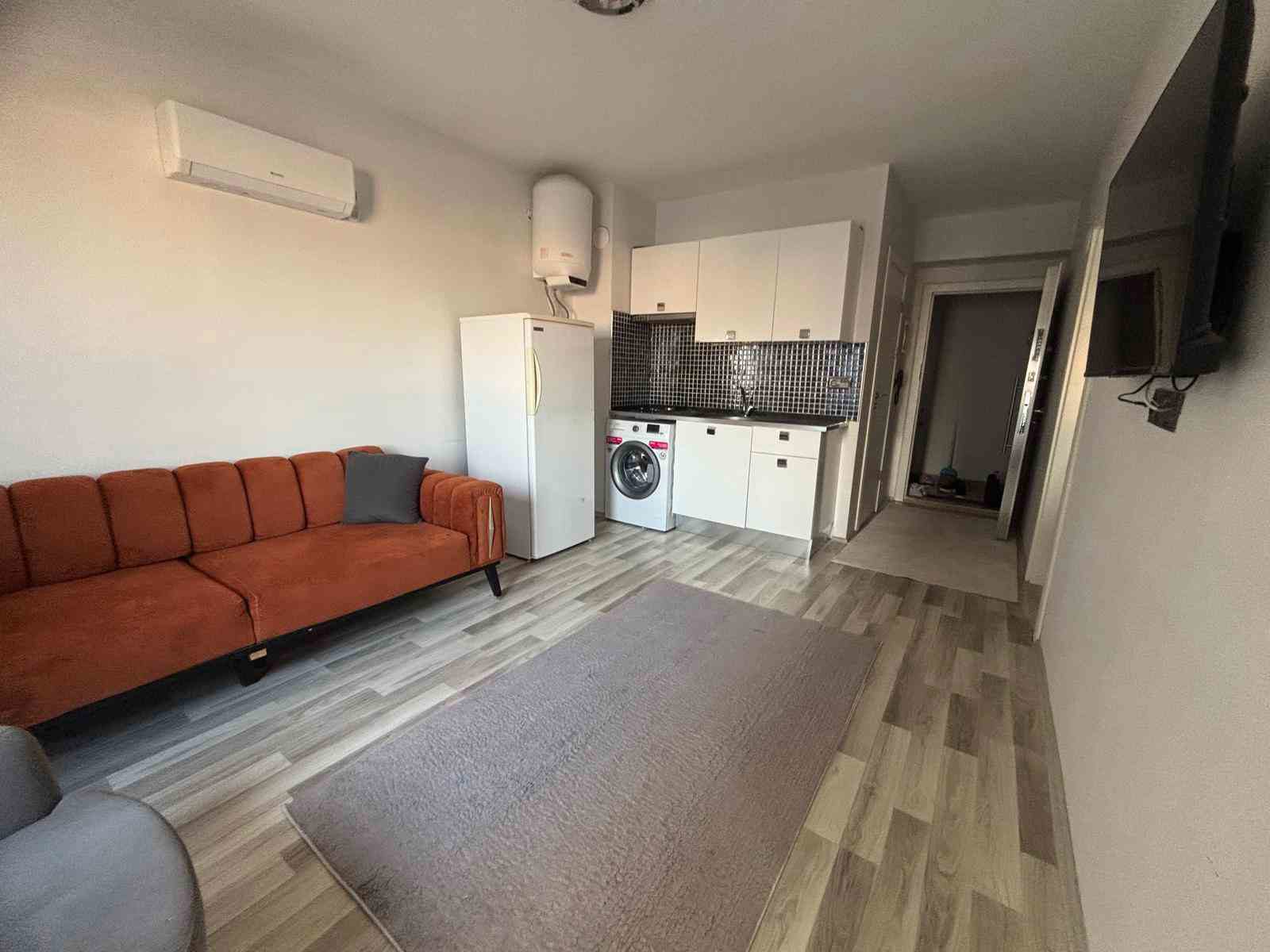 REMAX MODEL DEN ZEYTİNKÖY DE CİTY LİGHTS SİTESİNDE KİRALIK 1+1 EŞYALI APART