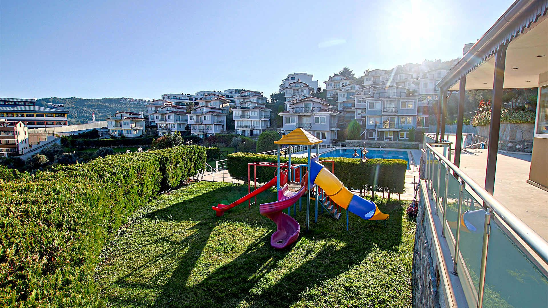 REMAX BEYAZ MUDANYA YILDIZTEPE’DE DENİZ MANZARALI, LÜKS 4+2 MÜSTAKİL VİLLA