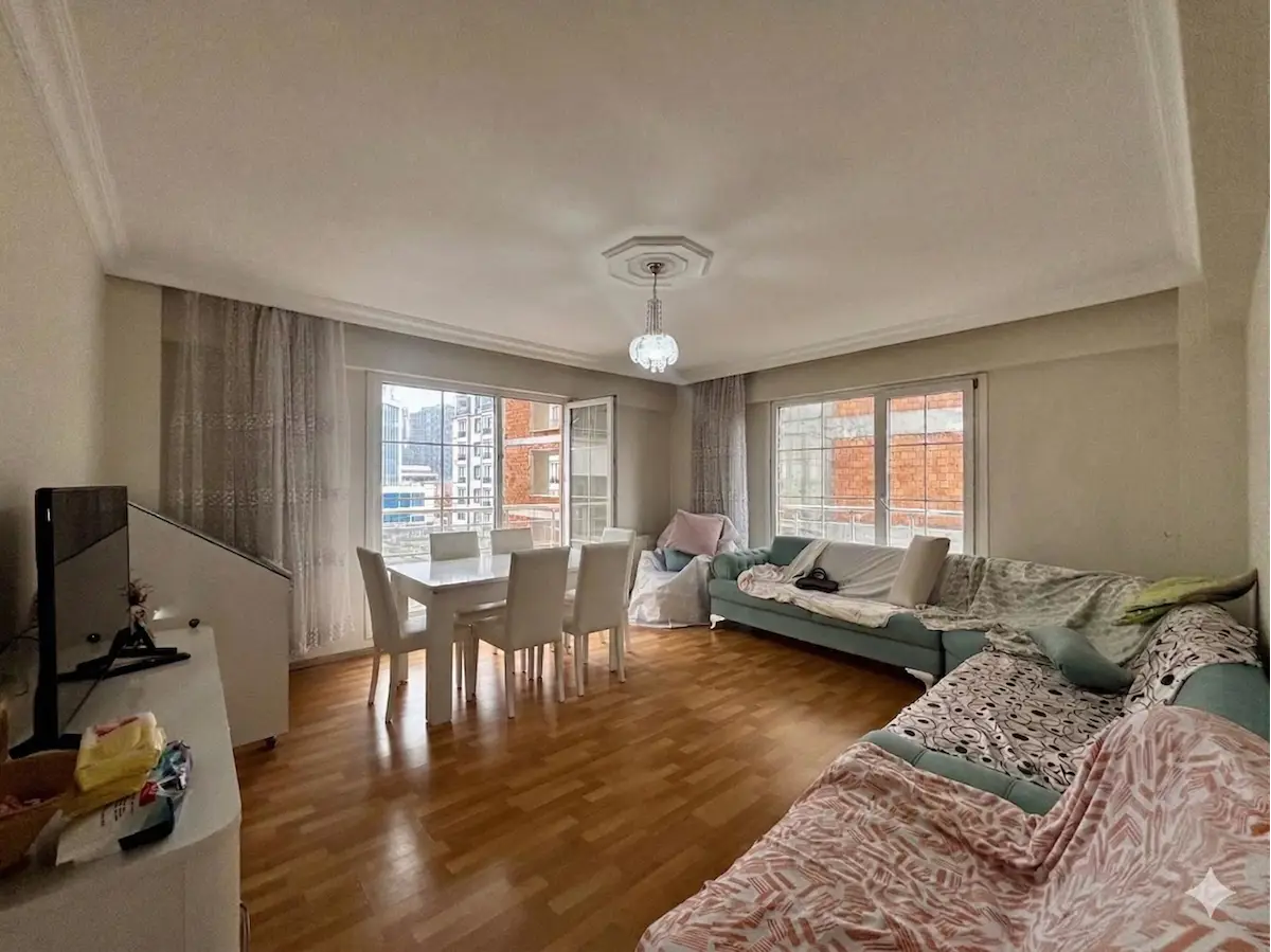 REMAX ESENYURT 2+1 SATILIK ARAKAT DAIRE 2