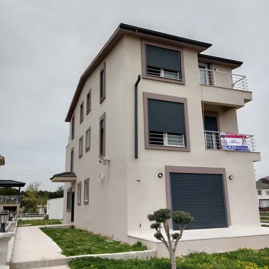 URLA İÇMELER’DE DENIZ HAVASINDA YAŞAM VE KONFORLU VILLA