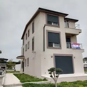 URLA İÇMELER’DE DENIZ HAVASINDA YAŞAM VE KONFORLU VILLA