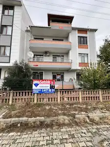 CUMHURİYET MAHALLESİN'DE KOMPLE SATILIK BİNA