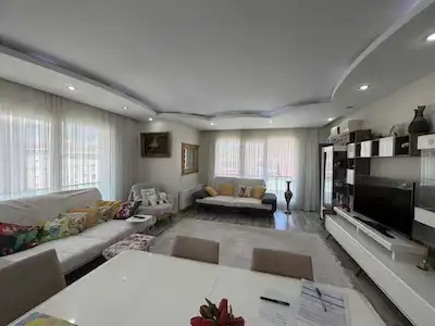 RE/MAX GELİŞİM’DEN BEYAZ EVLER SATILIK 5+2 DAİRE