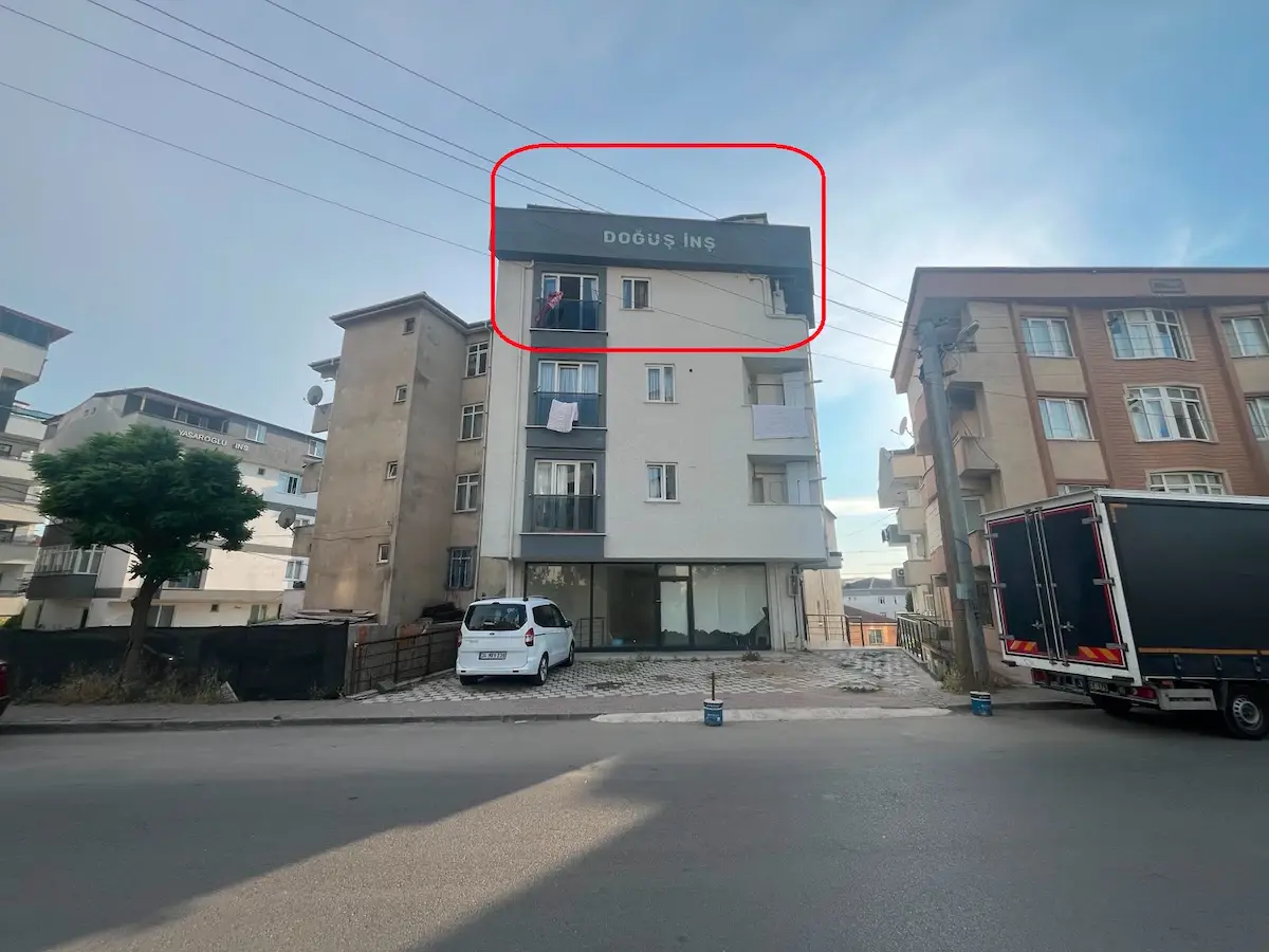 ÇAYIROVA ATATÜRK MAH. MERKEZİ KONUM ÇİFT TERASLI 3+1 ÜST DUBLEKS