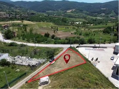 REMAX KANYON'DAN AKÇAT'DA SOĞUK HAVA DEPOSU YANI 554M2 ARSA.
