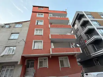YENİBOSNA ZAFER MAHALLESİNDE SATILIK DAİRE