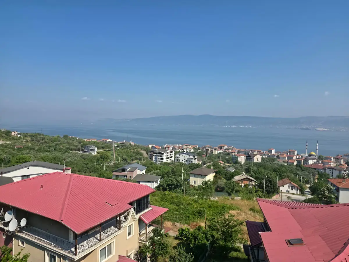 DENIZ VE ORMAN MANZARALI 270 M2 5+2 ÖZEL YAPILI TRİPLEX VILLA