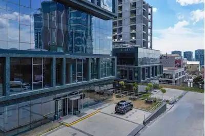 BAHÇELİEVLER YENİBOSNA'DA PRESTİJLİ PLAZA KATI