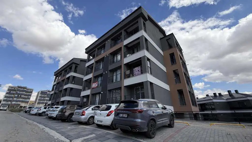 ANKARA GÖLBAŞI ÖRENCİK’TE 2023 YAPIMI KİRACILI 1+1 | YERDEN ISITMA + BALKON
