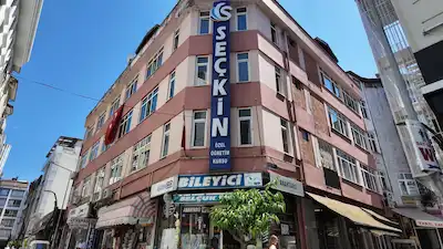 ORDU ŞEHİR MERKEZİNDE KOMPLE SATILIK PRESTİJLİ TİCARİ BİNA