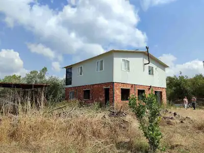 HOCALAR'DA SATILIK EV VE ARAZİ