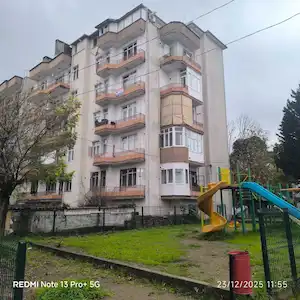 GÖLCÜK MERKEZ’DE 2+1 EŞYALI, ÇİFT WC’Lİ, BALKONLU 85 M² NET DAİRE | KREDİYE UYGUN