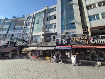 ESENYURT MEYDANDA YATIRIMLIK SATILIK DÜKKAN!!