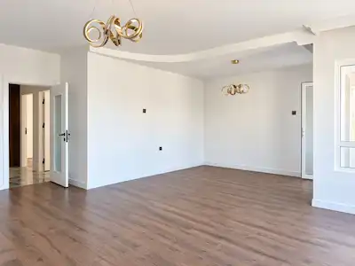 KENNEDY CADDESİ- SIFIR YAPILI, KAPALI VE AÇIK OTOPARKLI SATILIK ARAKAT 3+1 DAİRE