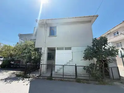 ÇAYIROVA FATİH CADDESİ ARKASI MÜSTAKİL 3 KATLI SATILIK BİNA