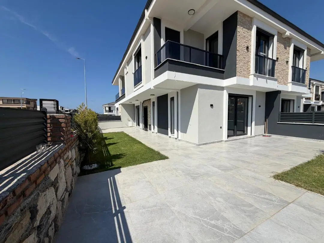 DİDİM’DE SIFIR MÜSTAKİL GİRİŞLİ VE OTOPARKLI 3+1 SATILIK VİLLA