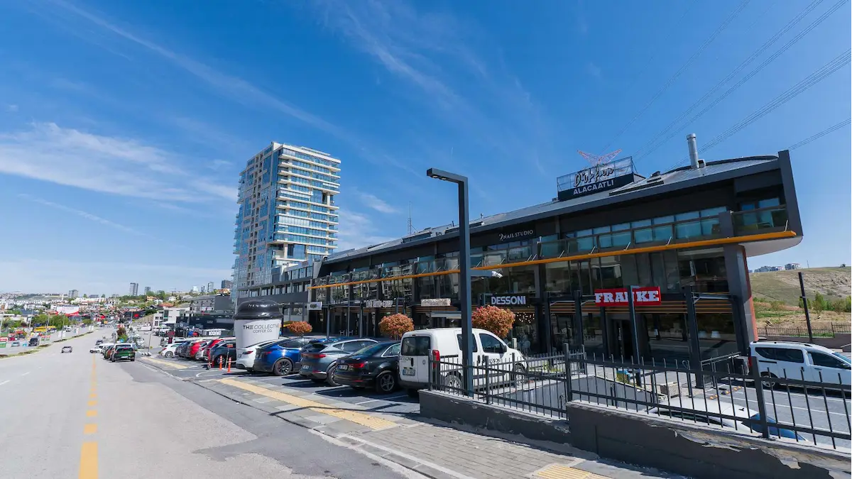DÜKKAN ALACAATLI'DA YAPILI BOŞ OTURUMA HAZIR SATILIK OFİS