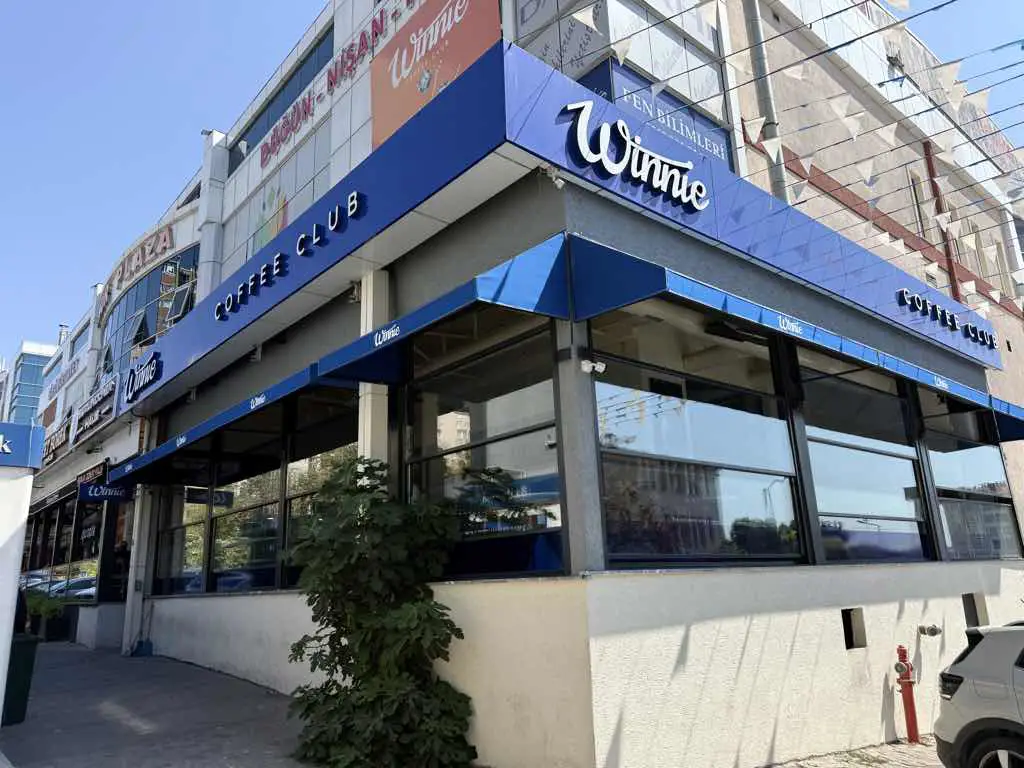 BEYLİKDÜZÜ’NDE GİRİŞ KATI, 2 KATLI DEVREN KİRALIK CAFE & BAR