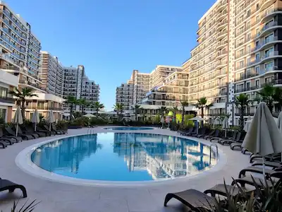 BEYLİKDÜZÜ DEMİR COUNTRY'DE 3+1 BÜYÜK TİP SATILIK DAİRE