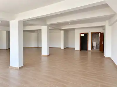 BAĞÇEŞME DE KİRALIK 250 M2 GENİŞ KULLANIM ALANLI DÜKKAN