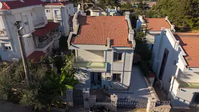 TAM MÜSTAKİL BAHÇELİ GENİŞ KULLANIŞLI VİLLA