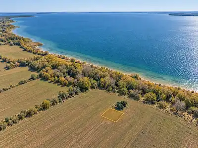 BÜYÜKÇEKMECE GÖLÜ YAKININDA 300,92 M² YATIRIMLIK ARSA