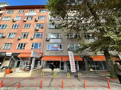 ANKARA'NIN MERKEZİ KIZILAY'DA KATTA 2+1 SATILIK DAİRE
