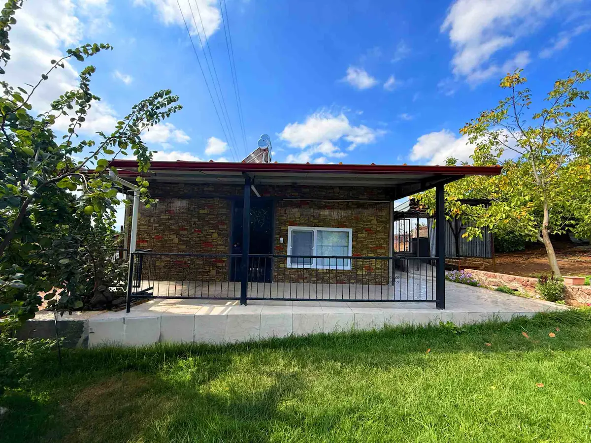 RE/MAX İNCİ'DEN SINDIRGI KOCABEY MAH'DE SATILIK HOBİ BAHÇESİ VE ÇİFTLİK EVİ