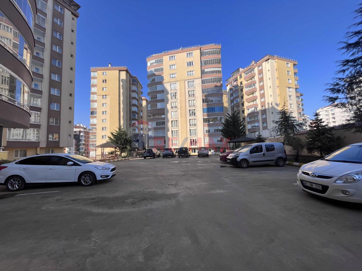 SATILIK DUBLEKS DAIRE 7+1 ÇUKURÇAYIR MERKEZINDE