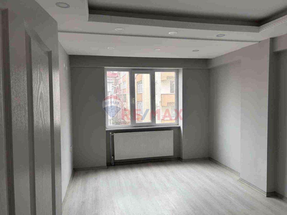 REMAX LAND DAN ŞEHSİNAN MAHALLESİNDE 1+1  AYRI MUTFAKLI SATILIK ARAKAT DAİRE 