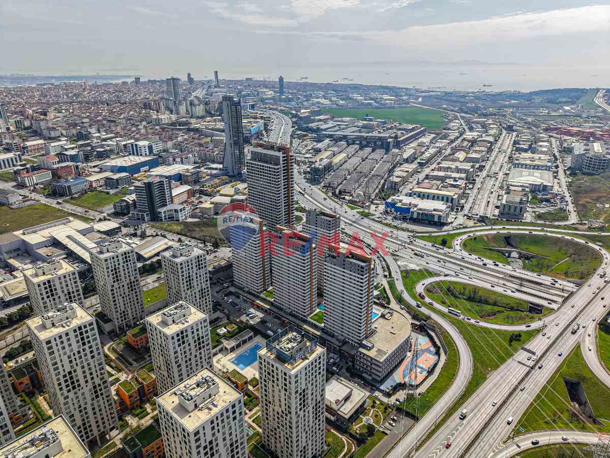 BABACAN PREMIUM SİTESİNDE 2 KATLI KİRALIK CADDE DÜKKANI