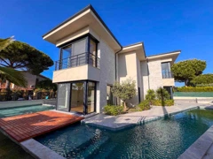 ÇEŞME DALYAN'DA SATILIK 6+2 MÜSTAKIL TRIPLEKS VILLA