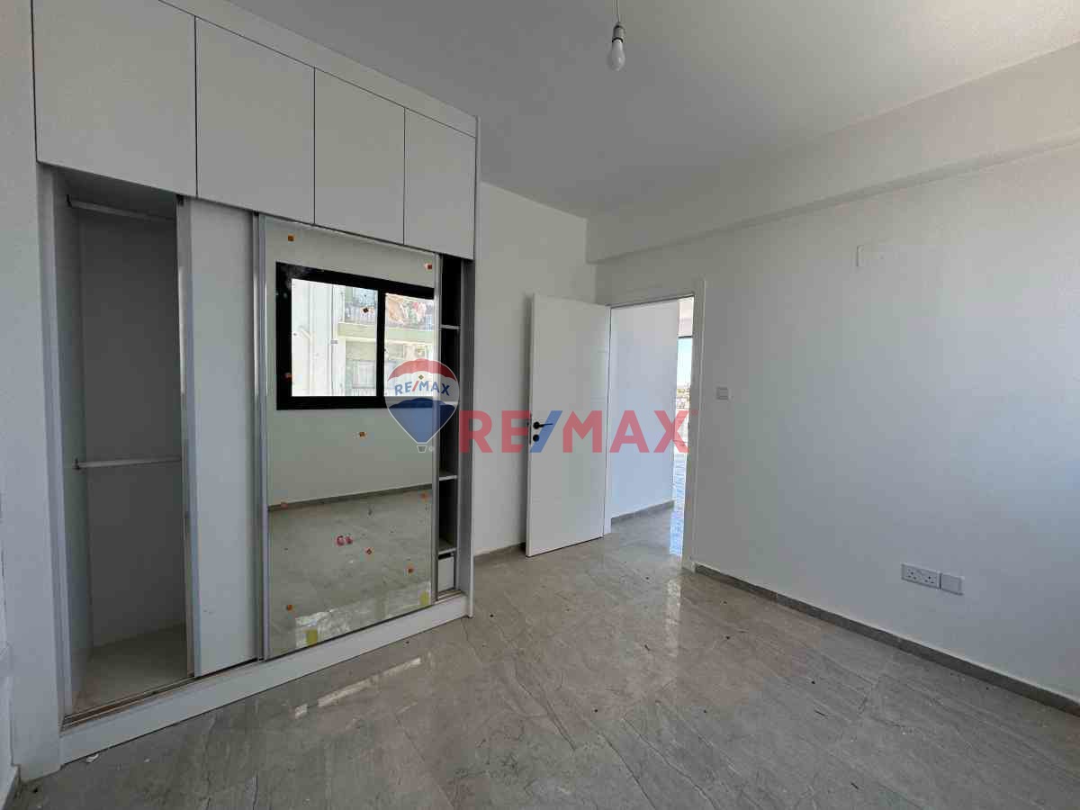 YENİBOĞAZİÇİ'NDE SATILIK SIFIR 1+1 DAİRE !!!