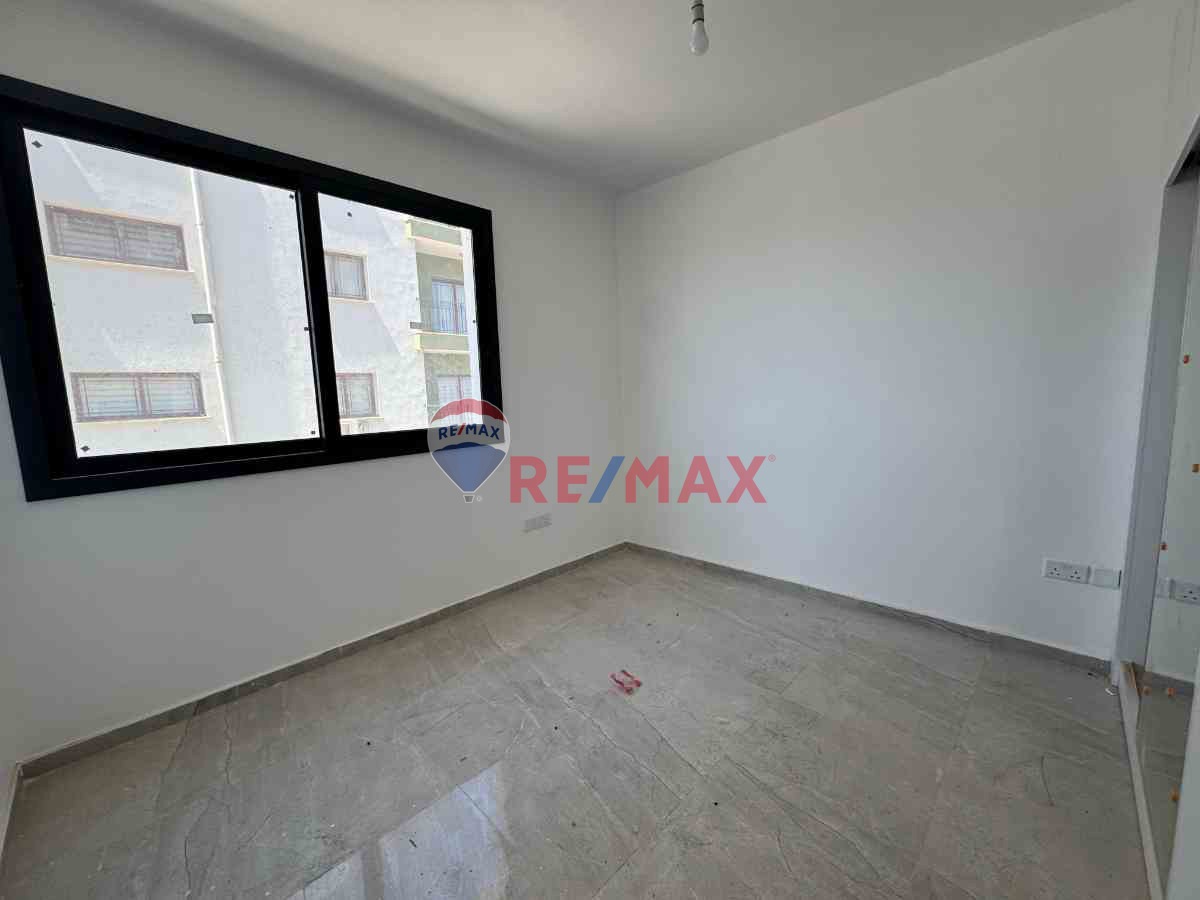 YENİBOĞAZİÇİ'NDE SATILIK SIFIR 1+1 DAİRE !!!